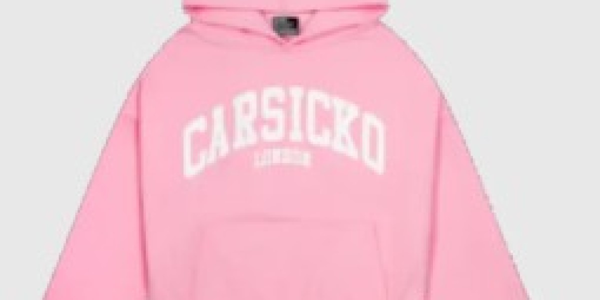 Exploring the Aesthetic of 6PM x Carsicko: Trends You Can't Miss