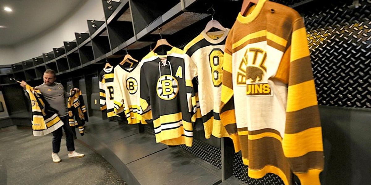 Authentic vs. Replica: Which Boston Bruins Jersey is Right for You?